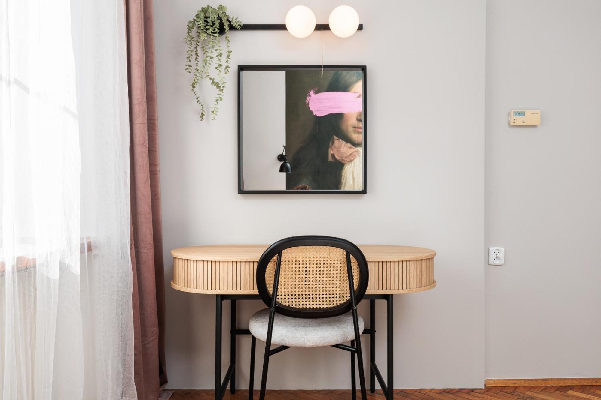 Apartament Retro Glamour With A Modern Edge - By Upstairs