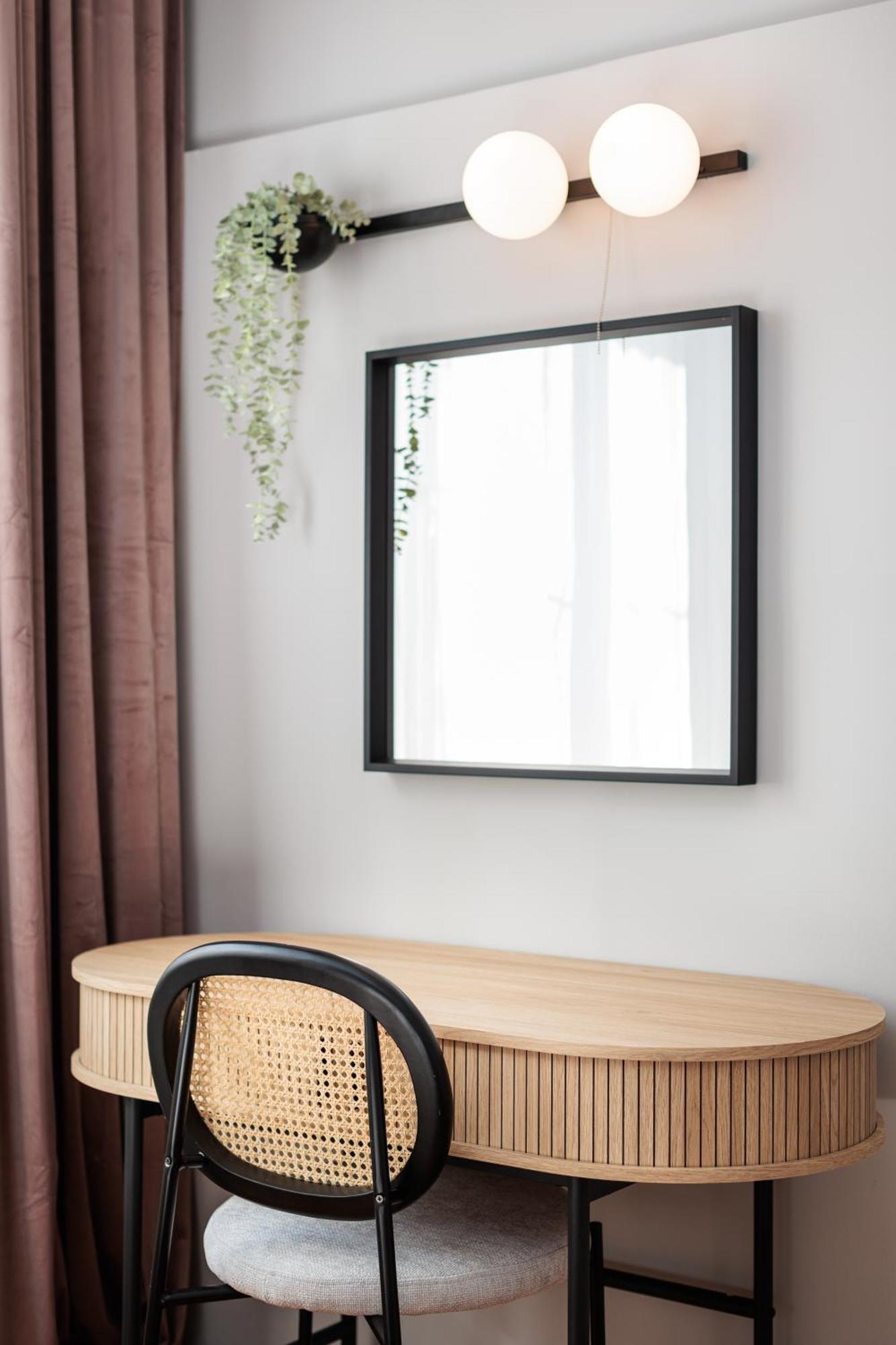Apartament Retro Glamour With A Modern Edge - By Upstairs