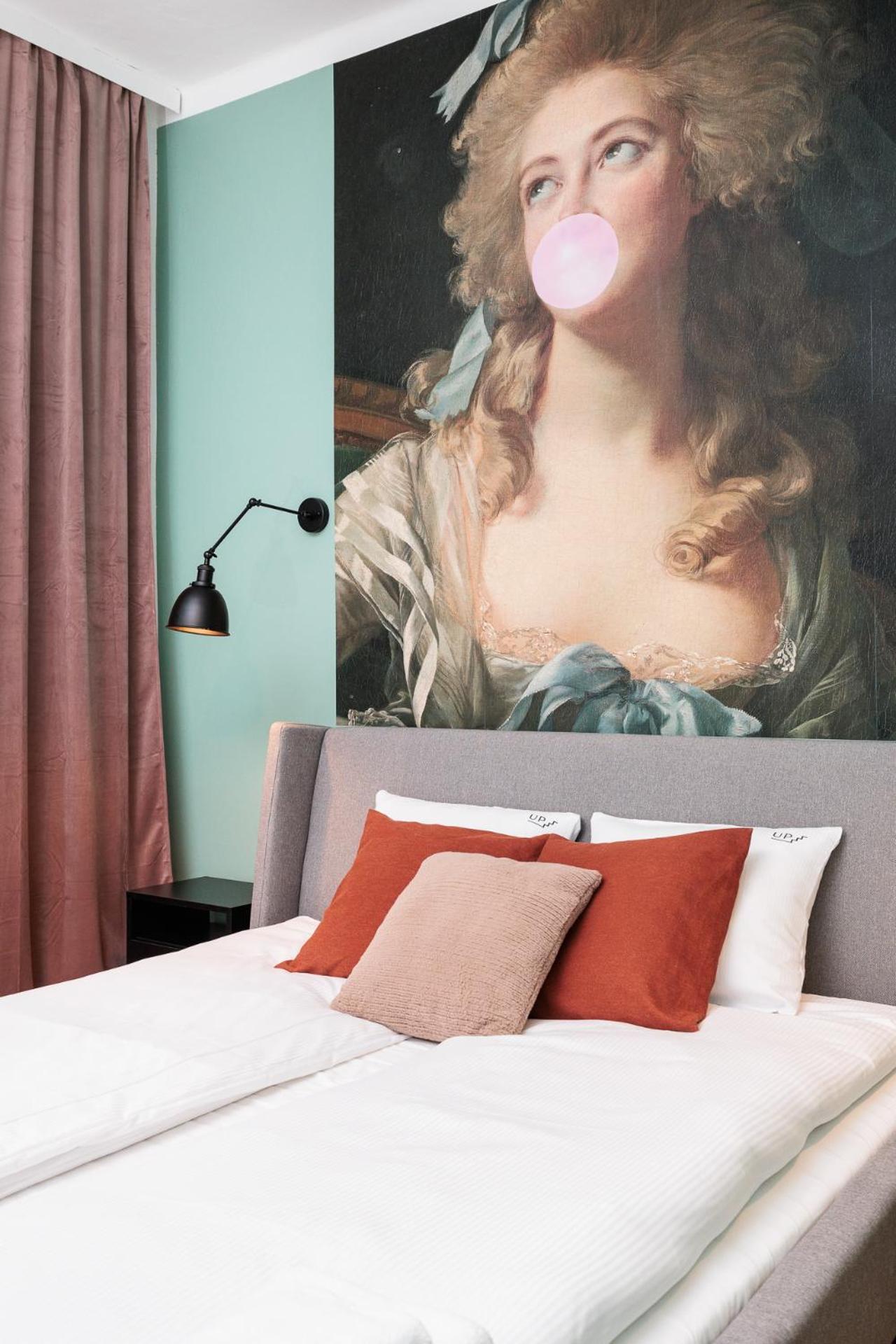 Retro Glamour With A Modern Edge - By Upstairs Apartament Kraków