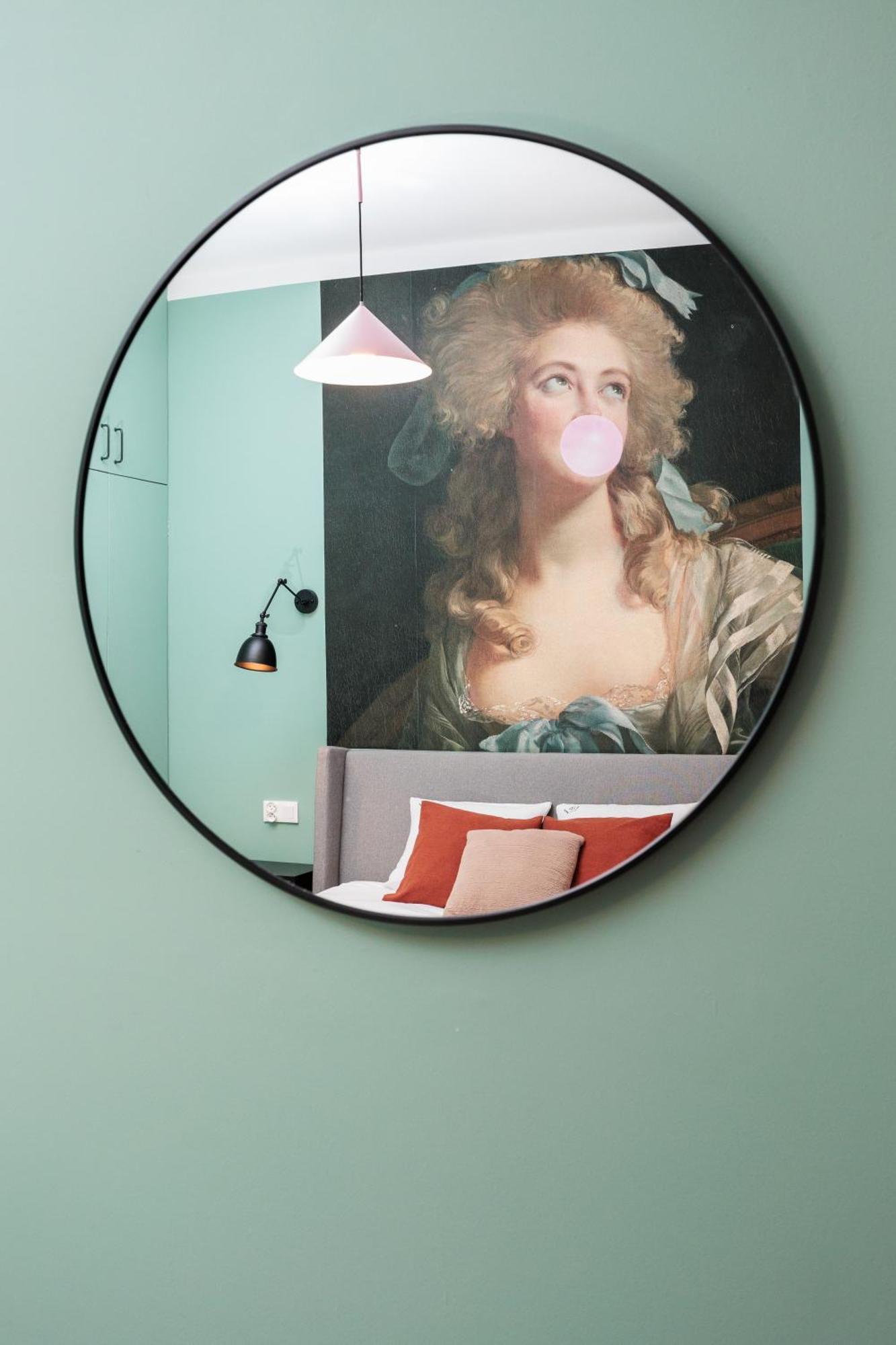 Retro Glamour With A Modern Edge - By Upstairs Apartament Kraków