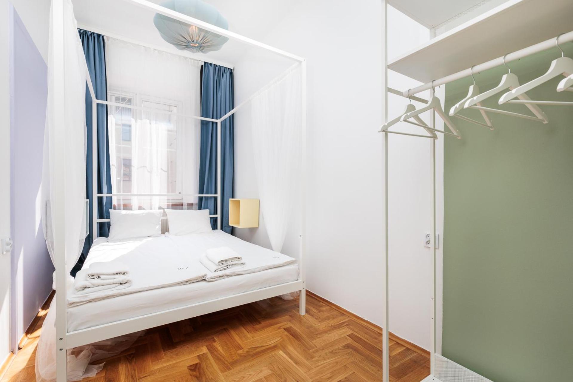 Retro Glamour With A Modern Edge - By Upstairs Apartament *