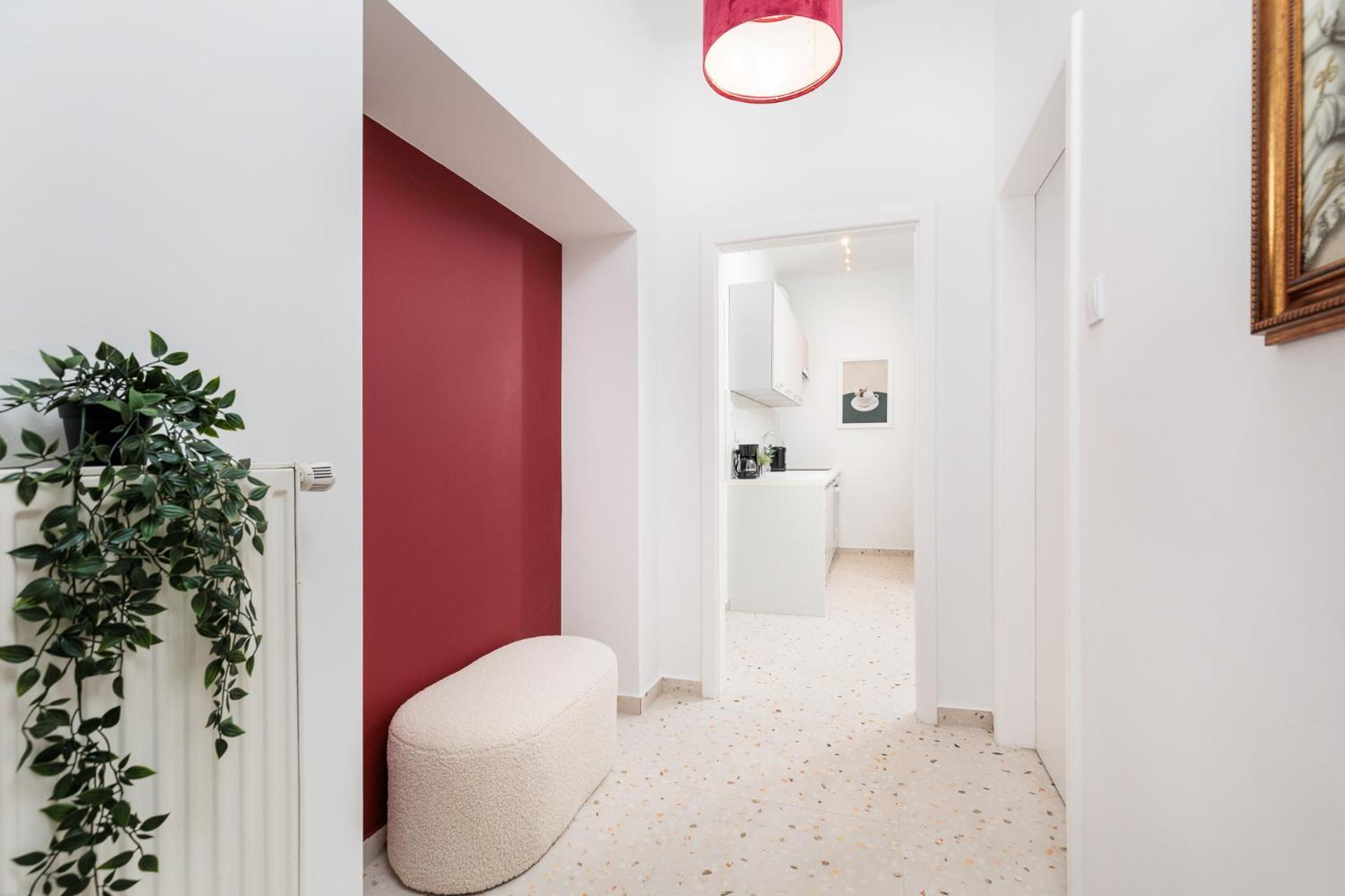 Retro Glamour With A Modern Edge - By Upstairs Apartament Kraków