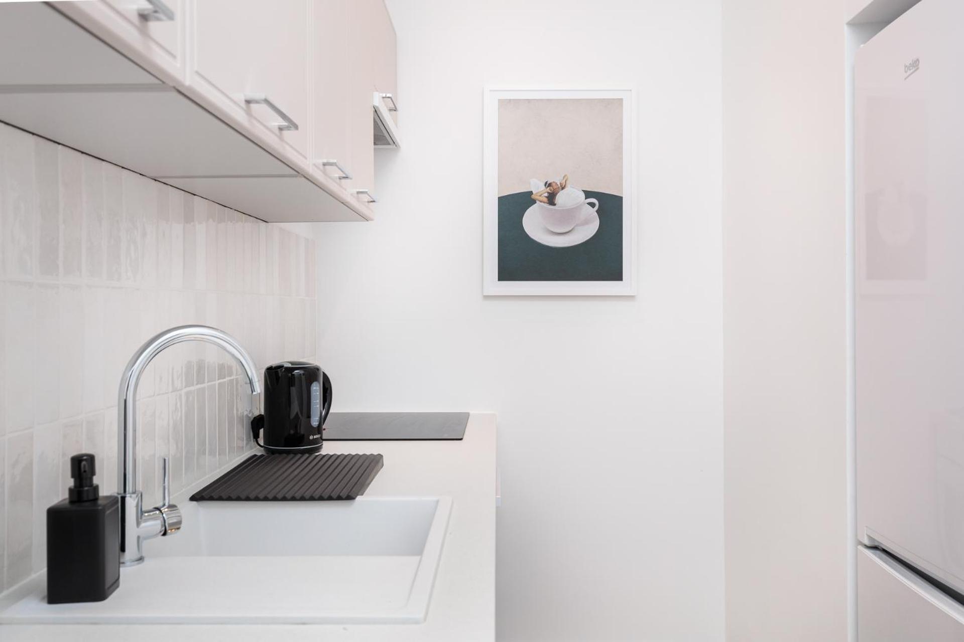 Retro Glamour With A Modern Edge - By Upstairs Apartament Kraków