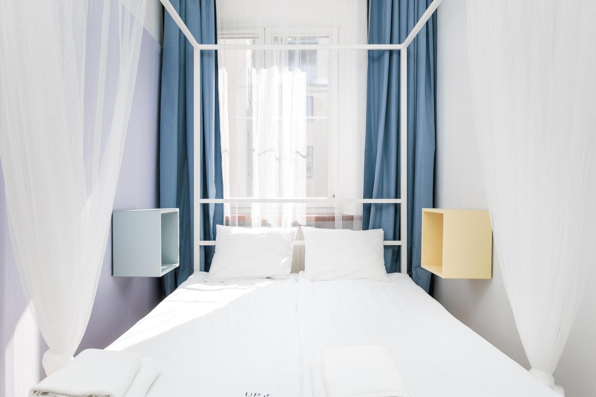 Apartament Retro Glamour With A Modern Edge - By Upstairs
